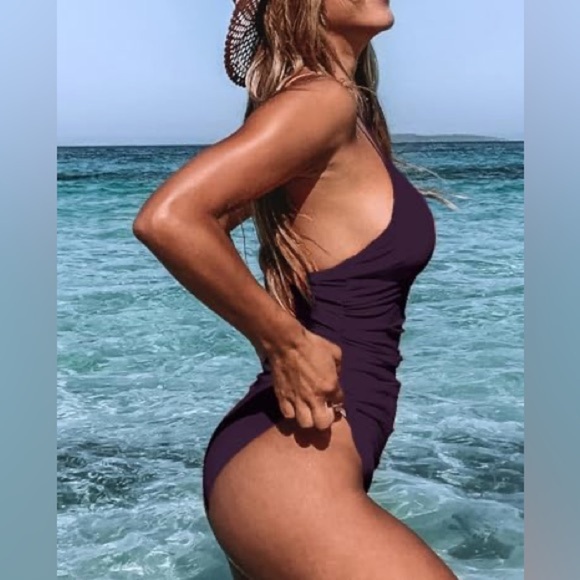 Medium Purple CUPSHE Women's Shirring Design V-Neck Low Back One Piece Swimsuit - Picture 2 of 7